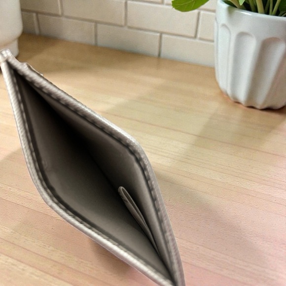 Silver Rhinestone card holder - NWOT - Picture 2 of 2